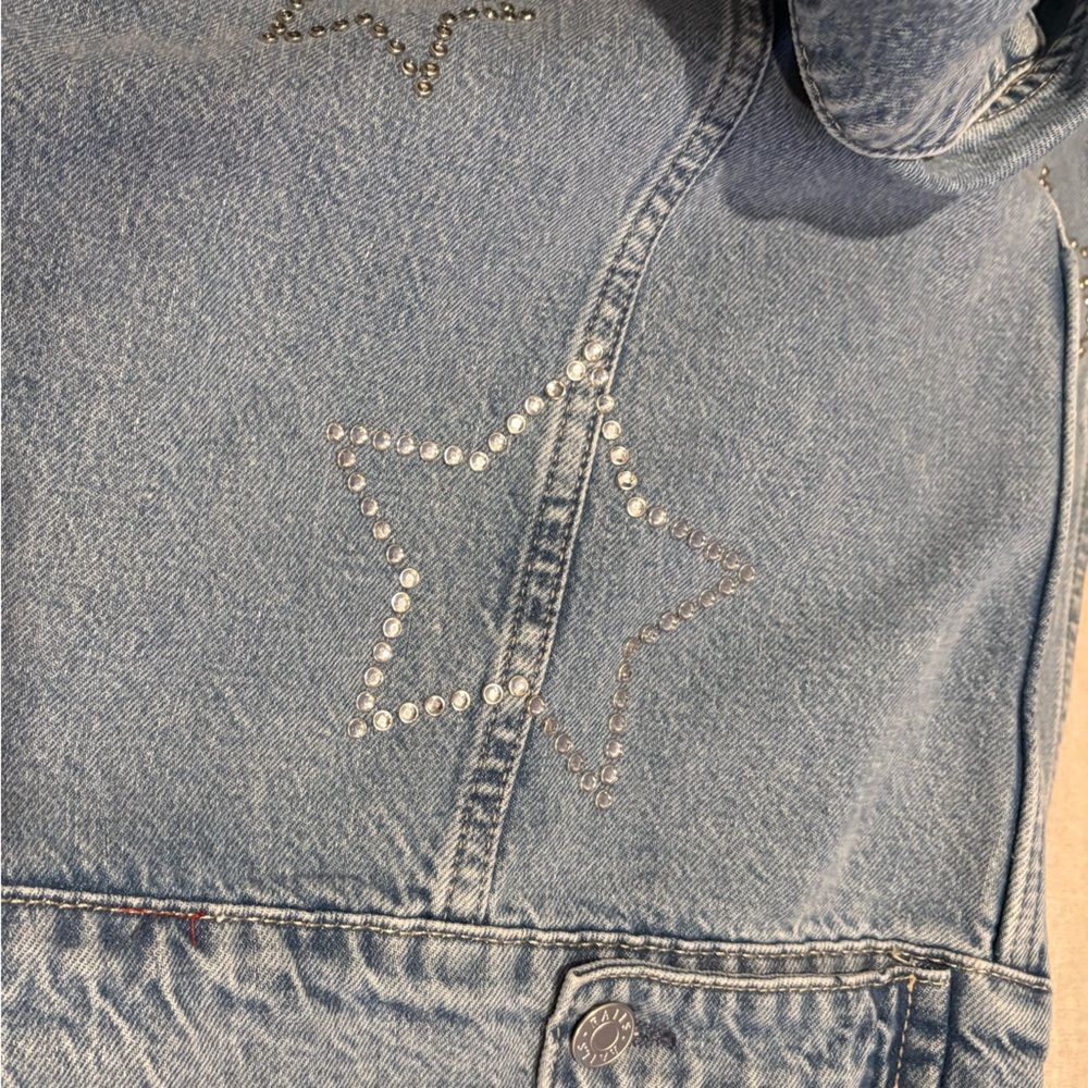 NWT Rails RHINESTONE STAR LIGHT WASH BOYFRIEND TRUCKER DENIM JEAN JACKET - Picture 3 of 5